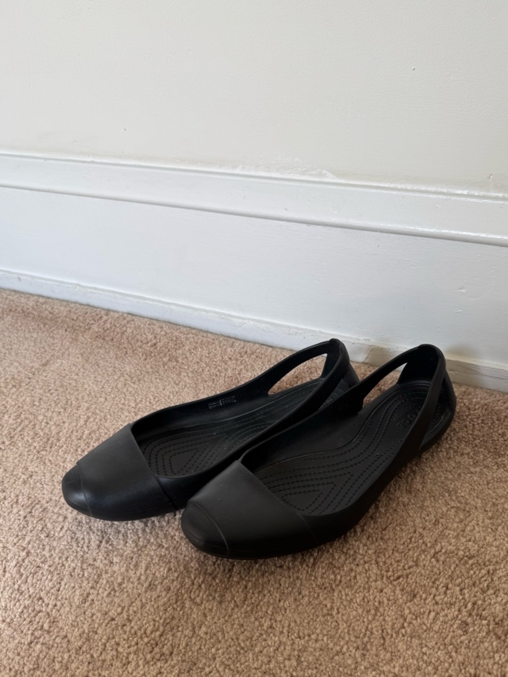 Black Crocs ballet flat size 10